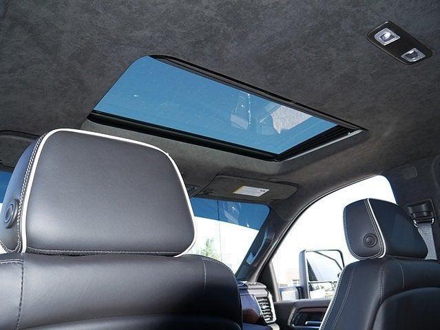 Photo of 2024 White Frost Tricoat GMC Sierra 2500