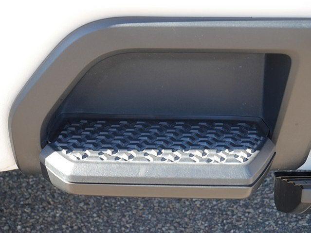 Photo of 2024 White Frost Tricoat GMC Sierra 2500