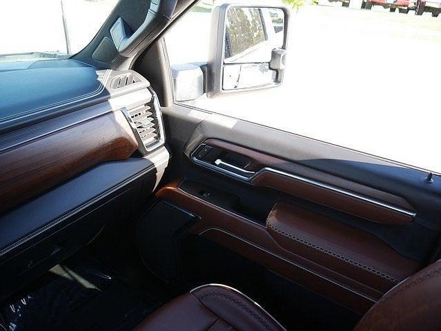 Photo of 2024 White Frost Tricoat GMC Sierra 2500