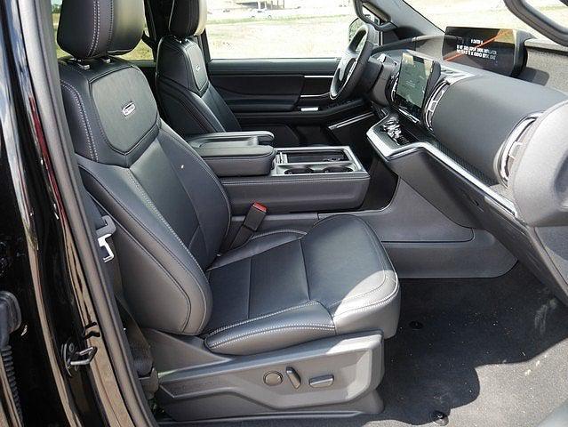 Photo of 2025 Agate Black Metallic Ford Expedition Max