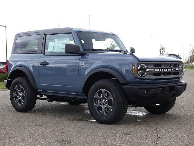 Photo of 2024 Azure Gray Metallic Tri-Coat Ford Bronco
