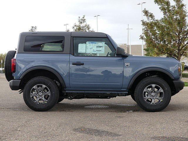 Photo of 2024 Azure Gray Metallic Tri-Coat Ford Bronco