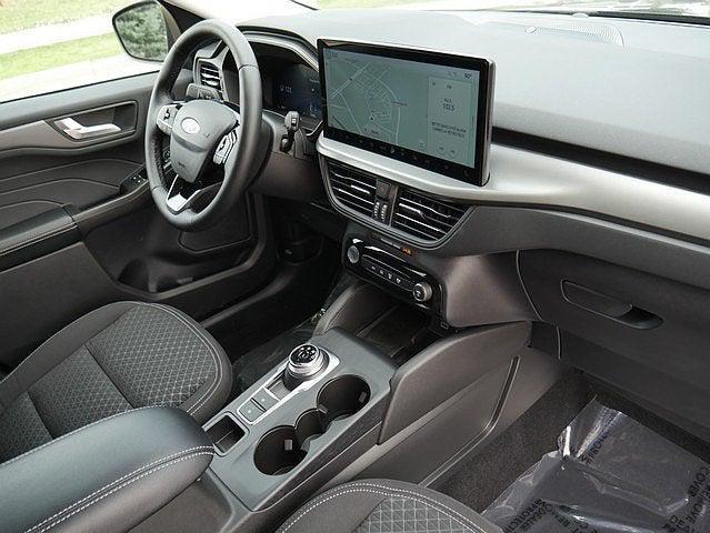 Photo of 2024 Agate Black Metallic Ford Escape