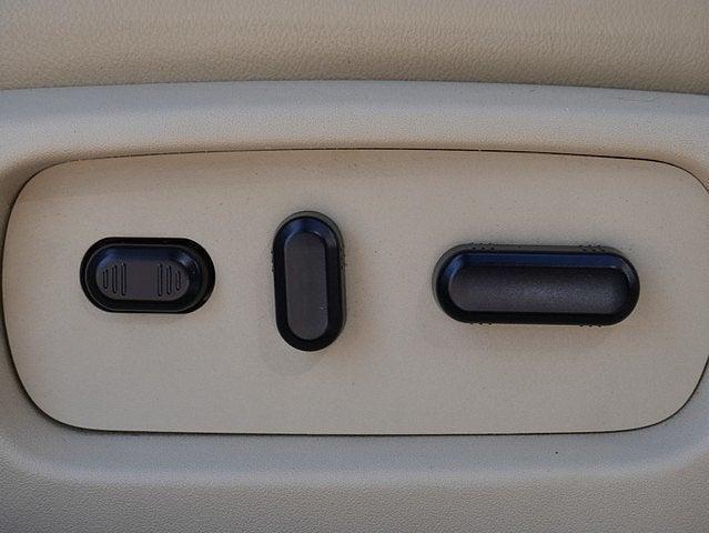 Photo of 2019 White Platinum Metallic Tri-Coat Ford Flex