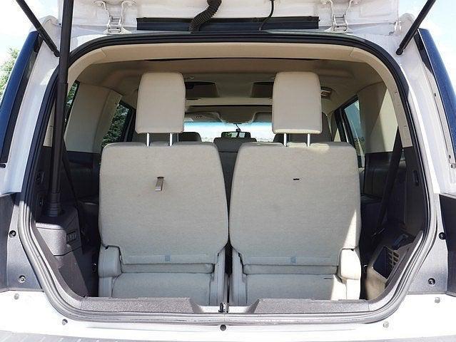 Photo of 2019 White Platinum Metallic Tri-Coat Ford Flex