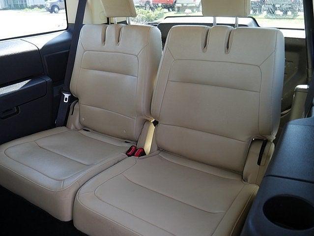 Photo of 2019 White Platinum Metallic Tri-Coat Ford Flex