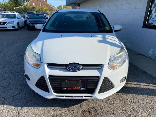 Photo of 2014 White Ford Focus