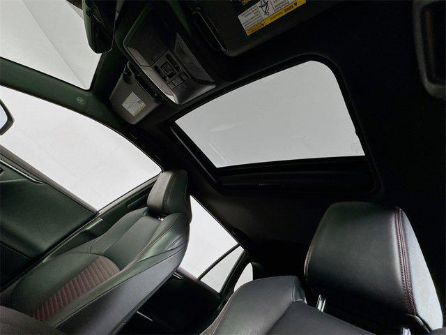 Photo of 2022 Blizzard Pearl/Midnight Black Metallic Toyota RAV4 Prime