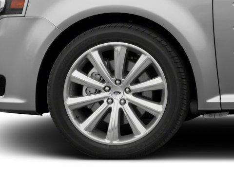 Photo of 2016 White Platinum Metallic Tri-Coat Ford Flex