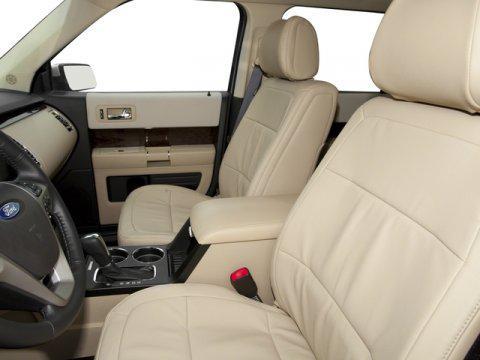 Photo of 2016 White Platinum Metallic Tri-Coat Ford Flex