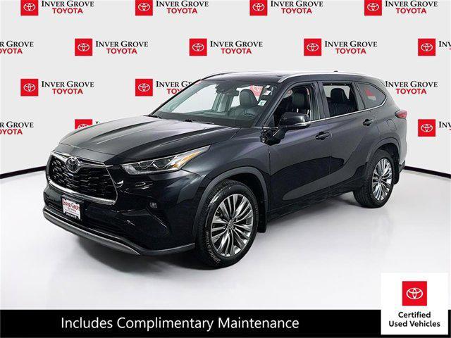 Photo of 2021 Midnight Black Metallic Toyota Highlander