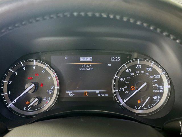 Photo of 2021 Midnight Black Metallic Toyota Highlander