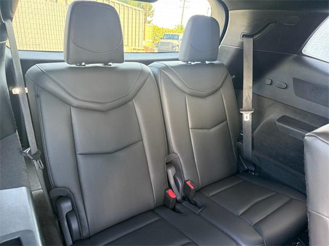 Photo of 2023 Crystal White Tricoat Cadillac XT6