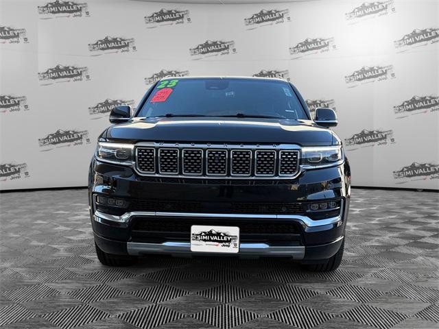 Photo of 2023 Diamond Black Crystal Pearlcoat Jeep Grand Wagoneer