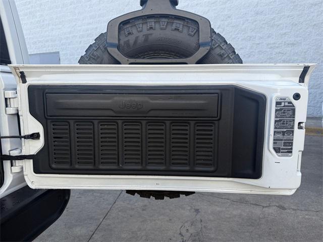 Photo of 2021 Bright White Clearcoat Jeep Wrangler Unlimited