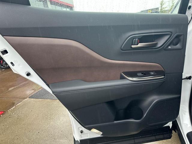 Photo of 2024 Oxygen White Toyota Crown