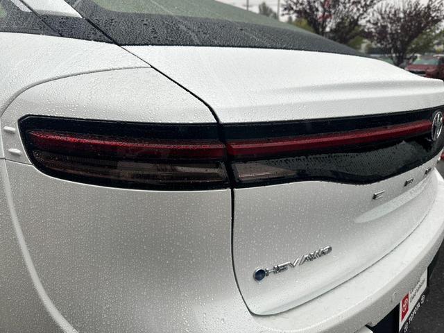 Photo of 2024 Oxygen White Toyota Crown
