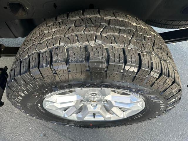 Photo of 2022 Black Chevrolet Silverado 1500