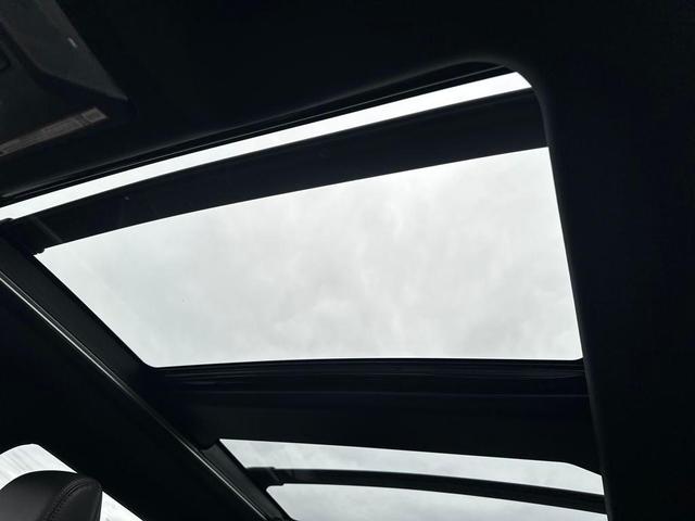 Photo of 2025 Wind Chill Pearl/Midnight Black Metallic Toyota RAV4 Hybrid