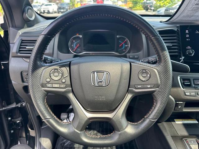 Photo of 2022 Crystal Black Pearl Honda Pilot
