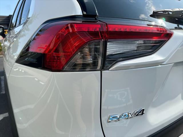 Photo of 2023 Wind Chill Pearl Toyota RAV4 Hybrid