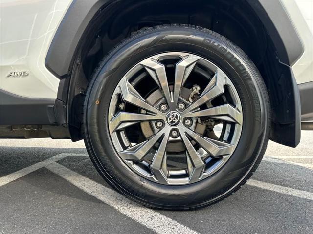 Photo of 2023 Wind Chill Pearl Toyota RAV4 Hybrid