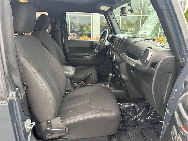 Photo of 2016 Rhino Clearcoat Jeep Wrangler