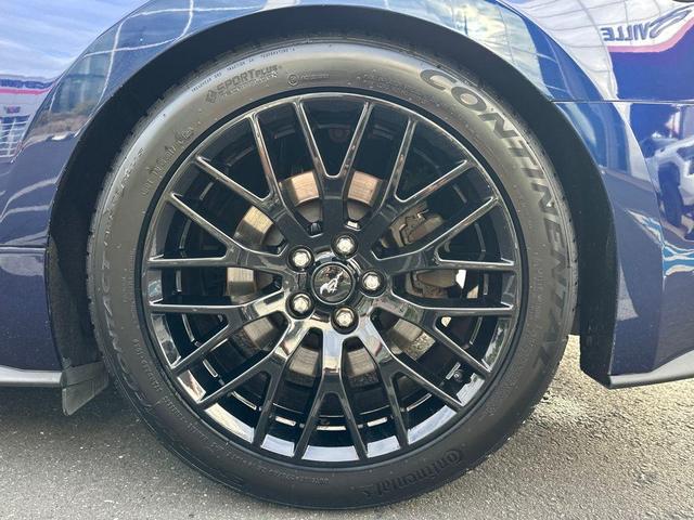 Photo of 2020 Kona Blue Metallic Ford Mustang