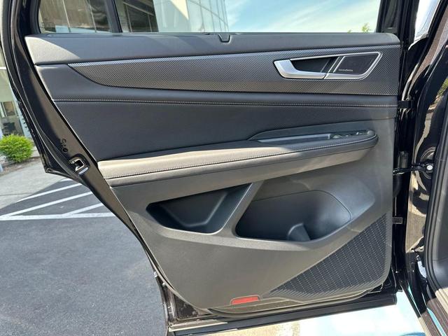 Photo of 2024 Deep Black Pearl Volkswagen Atlas Cross Sport