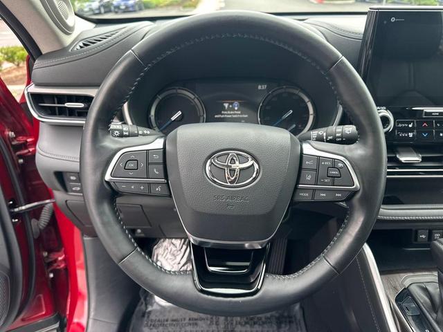Photo of 2021 Ruby Flare Pearl Toyota Highlander Hybrid