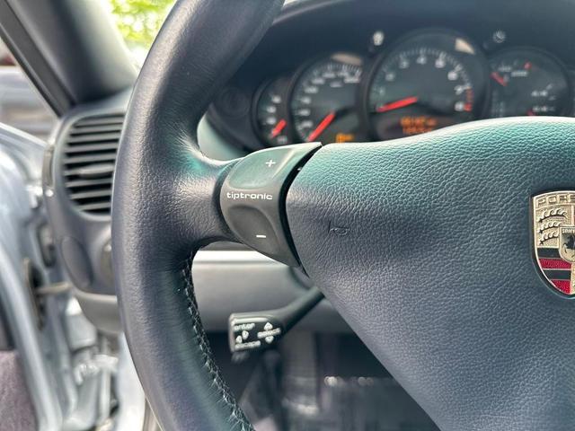 Photo of 2004 Polar Silver Metallic Porsche 911