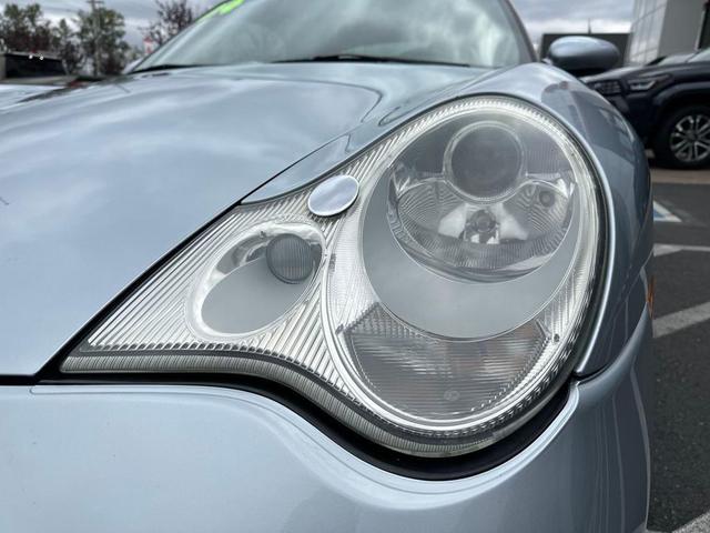 Photo of 2004 Polar Silver Metallic Porsche 911