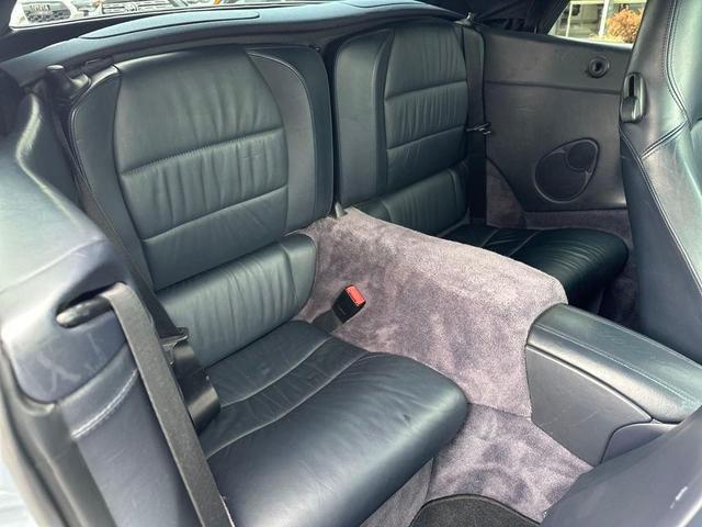Photo of 2004 Polar Silver Metallic Porsche 911