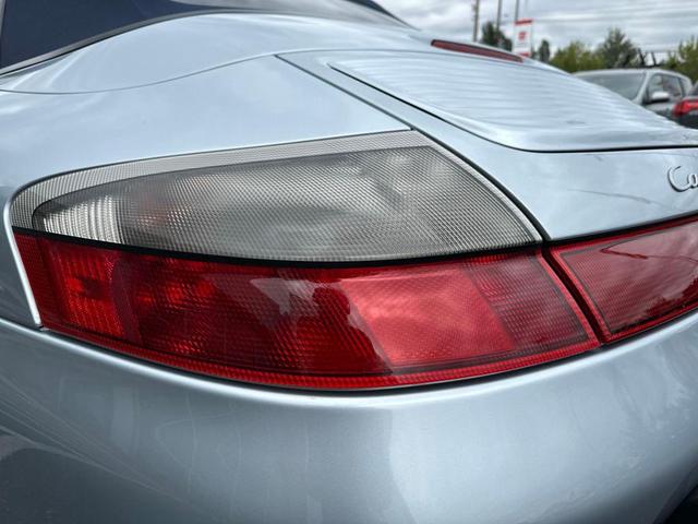 Photo of 2004 Polar Silver Metallic Porsche 911