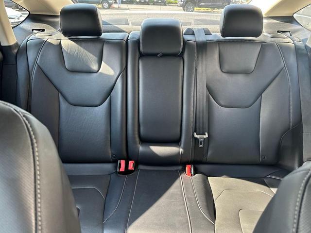 Photo of 2019 White Platinum Metallic Tri-Coat Ford Fusion Hybrid