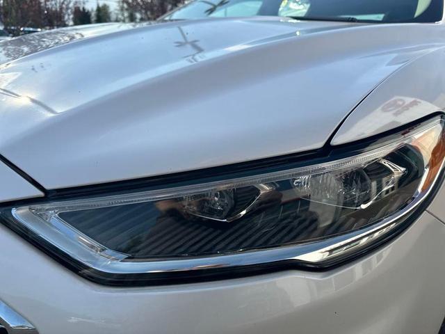 Photo of 2019 White Platinum Metallic Tri-Coat Ford Fusion Hybrid