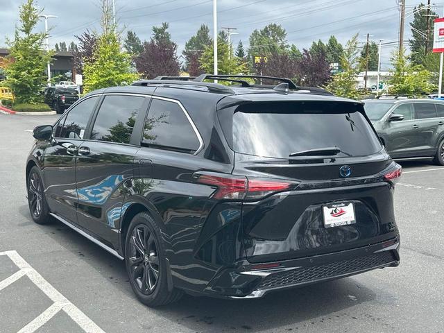Photo of 2024 Midnight Black Metallic Toyota Sienna