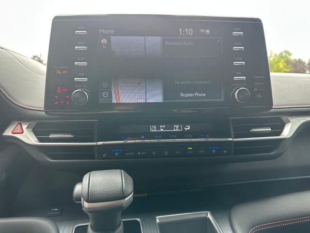 Photo of 2024 Midnight Black Metallic Toyota Sienna