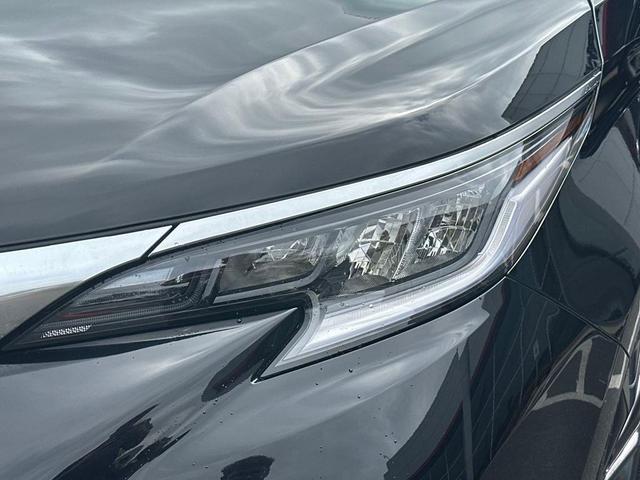 Photo of 2024 Midnight Black Metallic Toyota Sienna