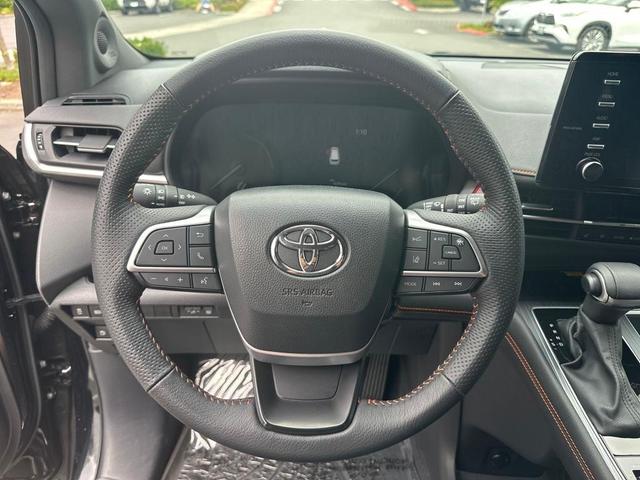 Photo of 2024 Midnight Black Metallic Toyota Sienna