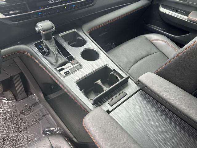 Photo of 2024 Midnight Black Metallic Toyota Sienna