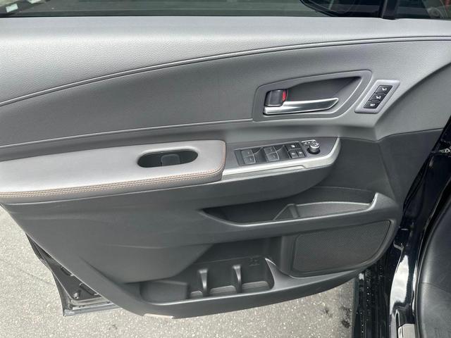 Photo of 2024 Midnight Black Metallic Toyota Sienna