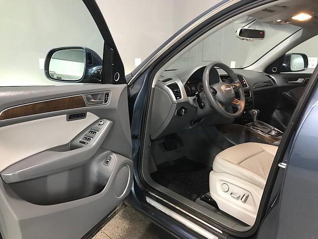 Photo of 2016 Blue Audi Q5