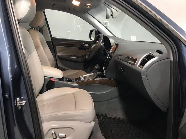 Photo of 2016 Blue Audi Q5