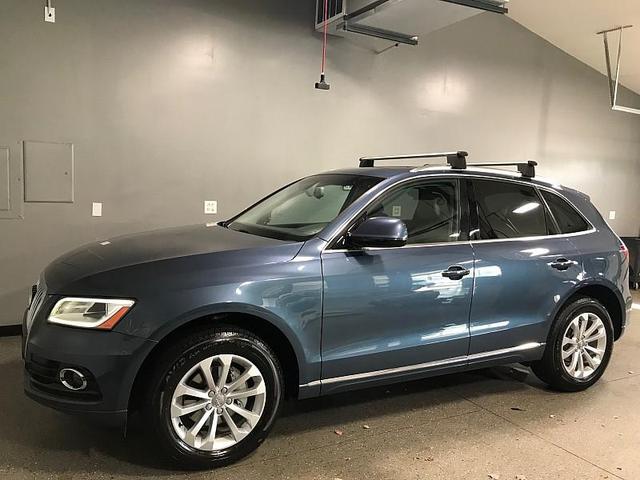Photo of 2016 Blue Audi Q5