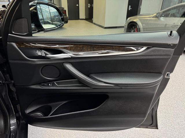 Photo of 2015 GRAY BMW X5