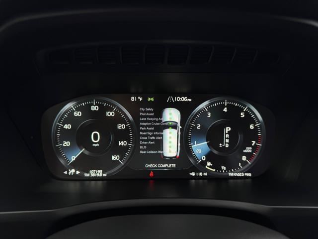 Photo of 2016 Bright Silver Metallic Volvo XC90