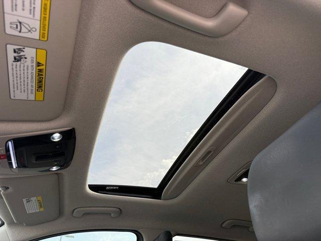 Photo of 2024 Mineral Blue Kia Niro