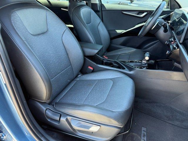 Photo of 2024 Mineral Blue Kia Niro