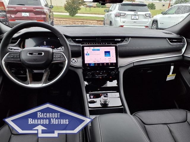 Photo of 2025 Diamond Black Jeep Grand Cherokee L